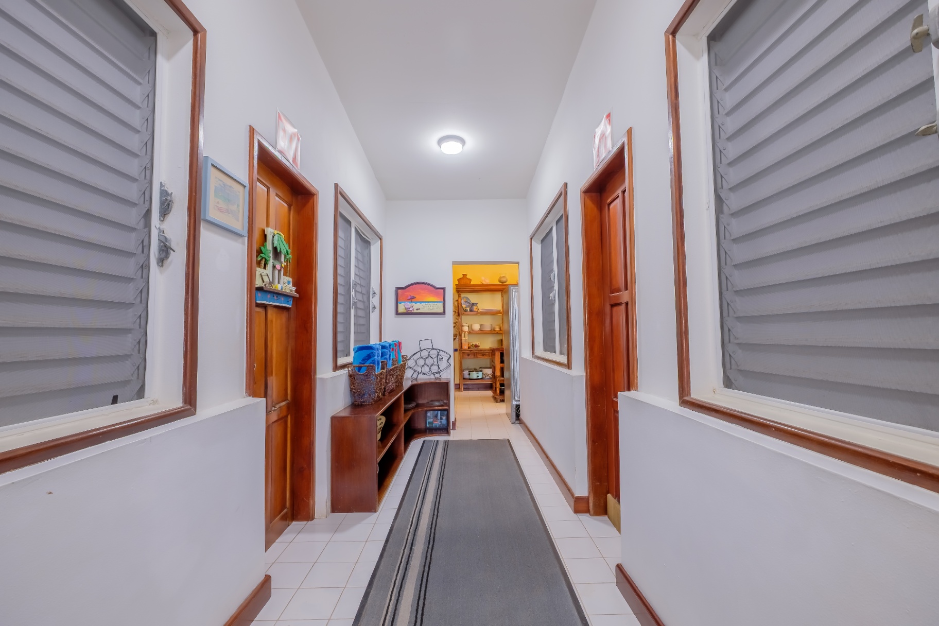 Interior hallway between bedrooms